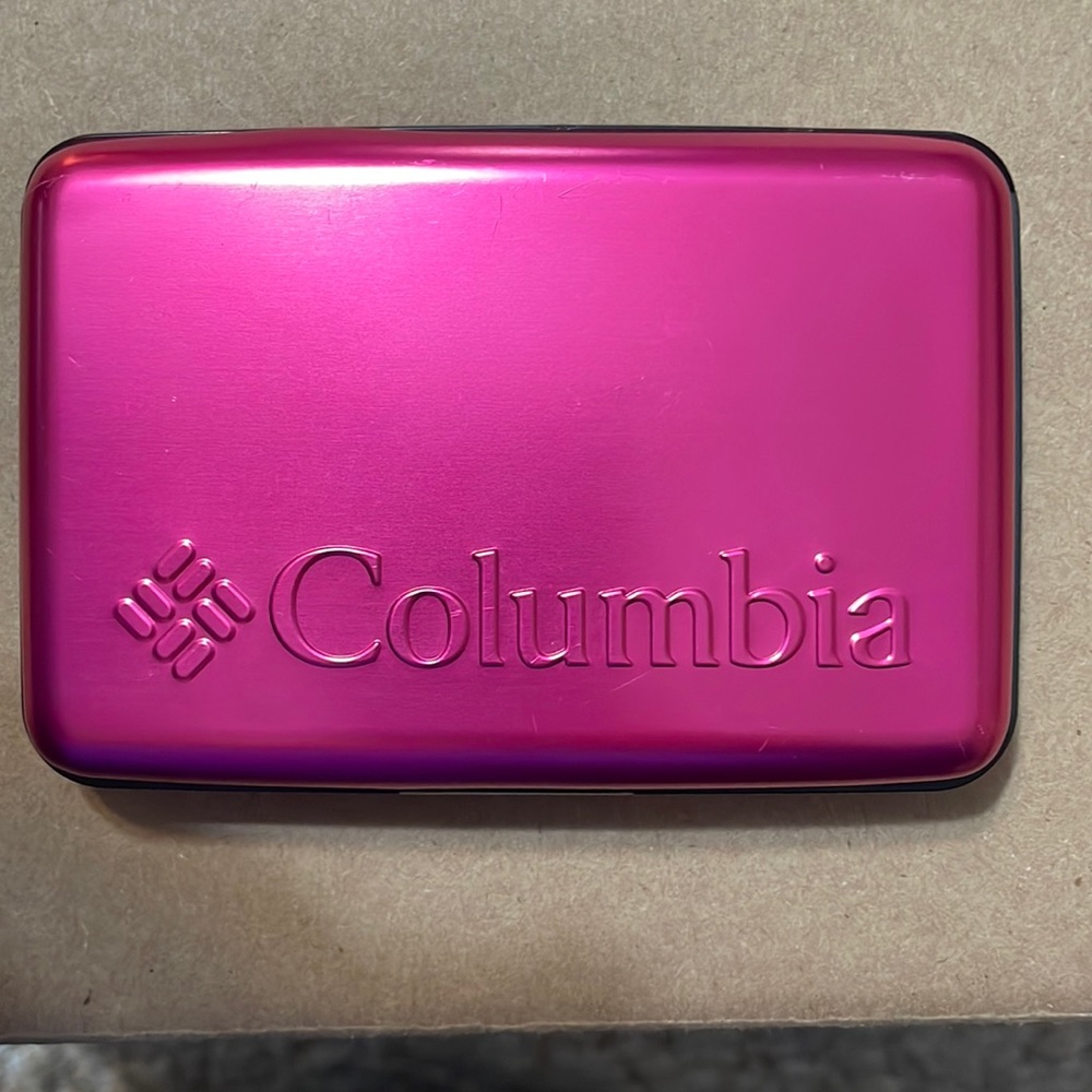 Columbia card holder